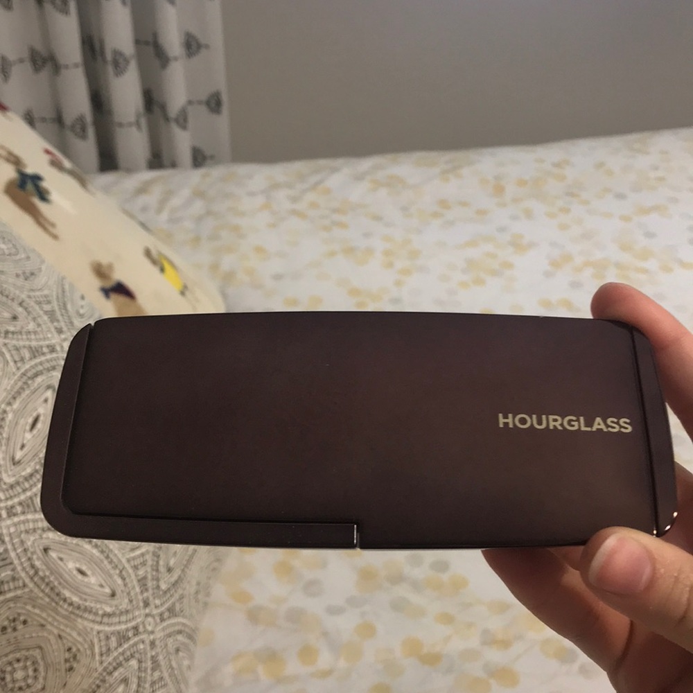 Hourglass Ambient Lighting Palette - Picture 1 of 4